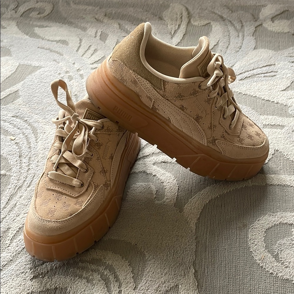 Puma Women's Tan Sneakers